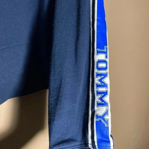 Tommy Hilfiger cropped navy  sweater - Picture 2 of 2